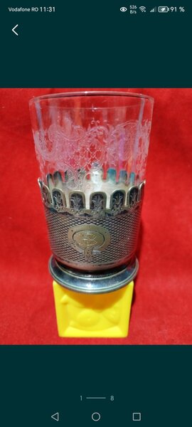 Pahar din cristal cu suport argintat si blazon aurit